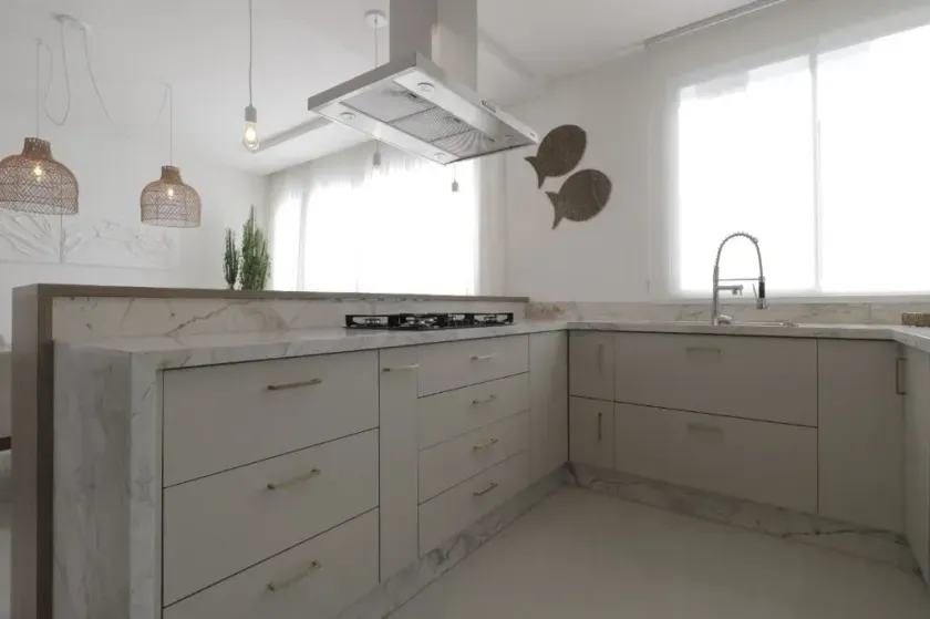 Apartamento com 4 suítes e 3 vagas de garagem no Centro de Balneário Camboriú/SC — foto 12