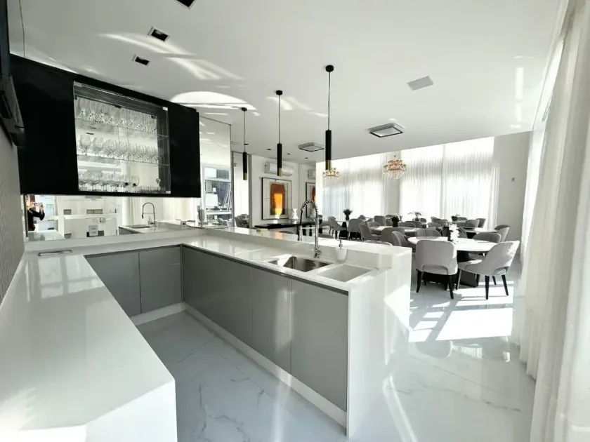 Apartamento com 4 suítes e 3 vagas de garagem no Centro de Balneário Camboriú/SC — foto 26