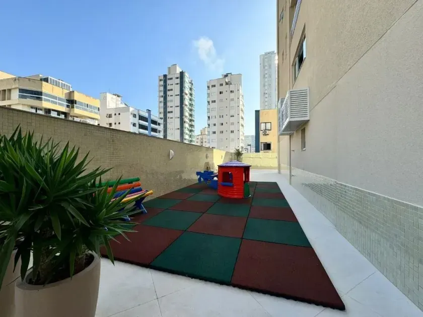 Apartamento com 4 suítes e 3 vagas de garagem no Centro de Balneário Camboriú/SC — foto 31