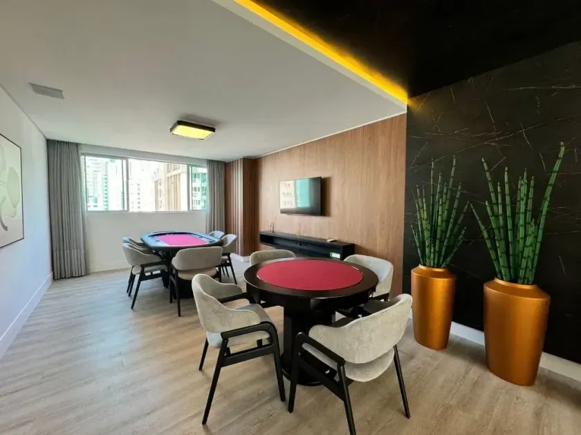 Apartamento com 4 suítes e 3 vagas de garagem no Centro de Balneário Camboriú/SC — foto 37