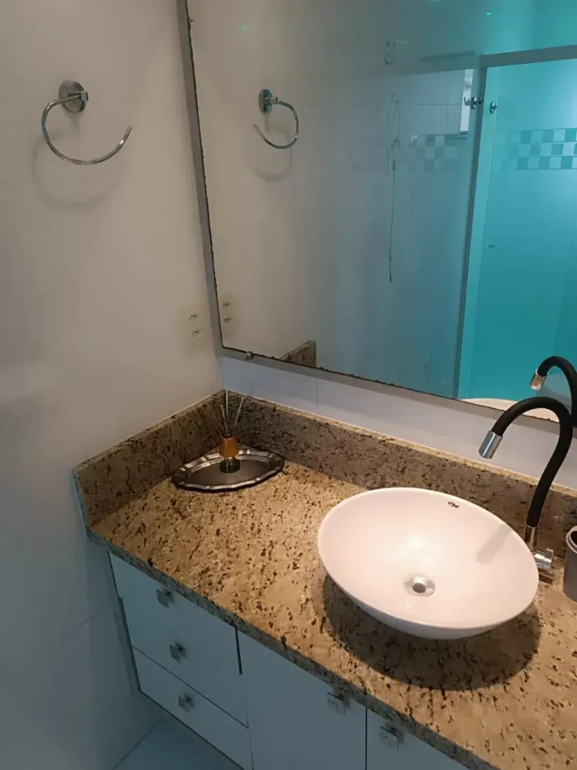 Apartamento com 3 dormitórios sendo 1 suíte e 1 vaga de garagem no centro de Balneário Camboriú — foto 9