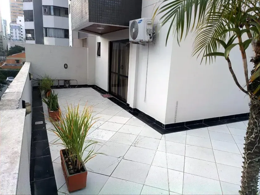 Apartamento com 3 dormitórios sendo 1 suíte e 1 vaga de garagem no centro de Balneário Camboriú — foto 22