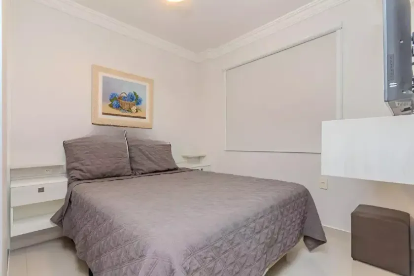 Apartamento completamente mobiliado com 2 quarto e 1 vaga de garagem no Centro Balneário Camboriú — foto 2
