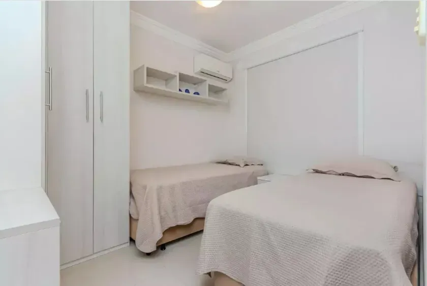 Apartamento completamente mobiliado com 2 quarto e 1 vaga de garagem no Centro Balneário Camboriú — foto 14
