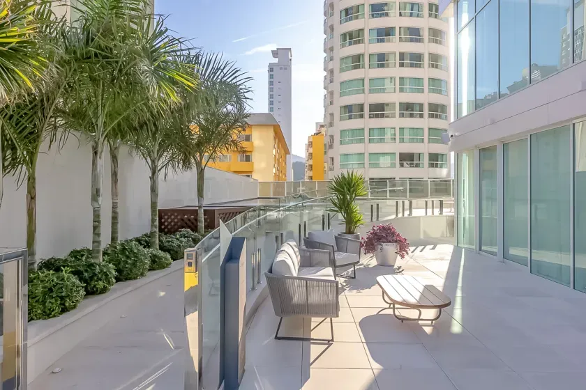 Apartamento vista mar e andar alto! Com 4 suítes e 3 vagas no Bairro Pioneiros em Balneário Camboriú — foto 31
