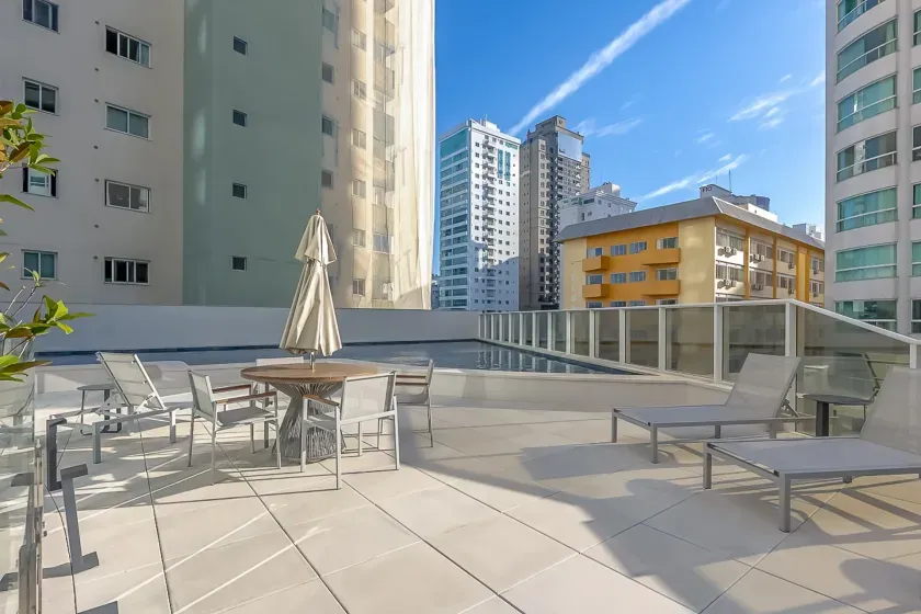 Apartamento vista mar e andar alto! Com 4 suítes e 3 vagas no Bairro Pioneiros em Balneário Camboriú — foto 30