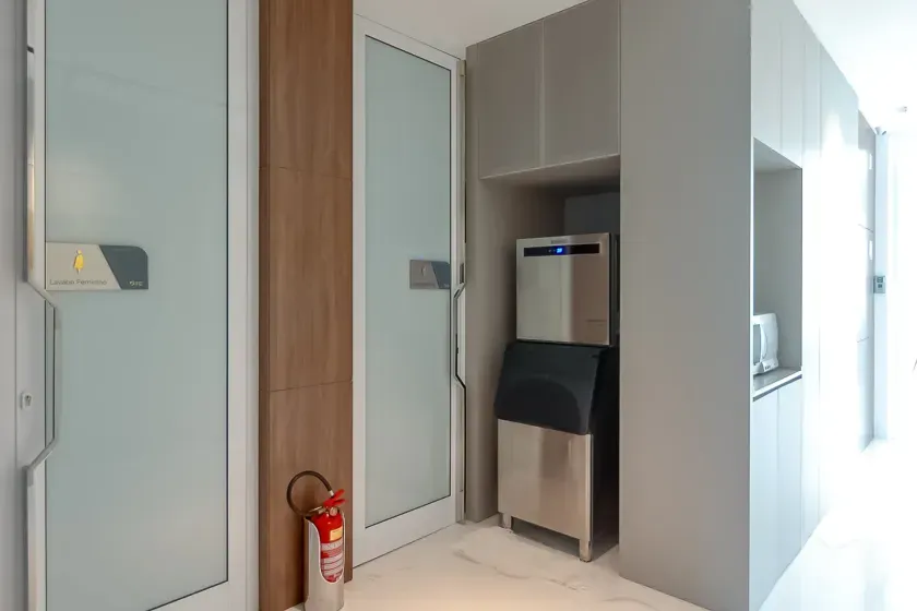 Apartamento vista mar e andar alto! Com 4 suítes e 3 vagas no Bairro Pioneiros em Balneário Camboriú — foto 39