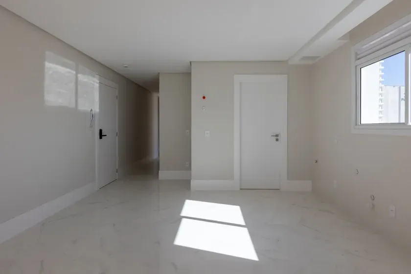 Apartamento vista mar e andar alto! Com 4 suítes e 3 vagas no Bairro Pioneiros em Balneário Camboriú — foto 15