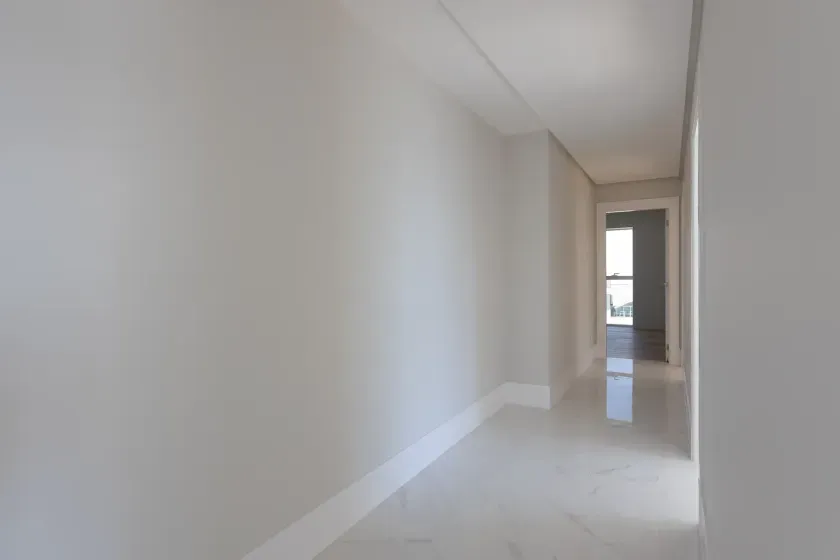 Apartamento vista mar e andar alto! Com 4 suítes e 3 vagas no Bairro Pioneiros em Balneário Camboriú — foto 10