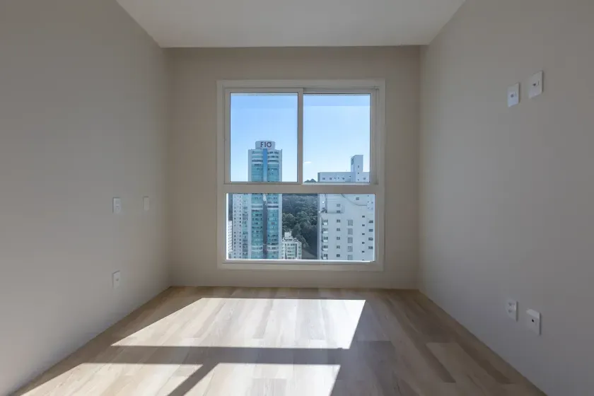 Apartamento vista mar e andar alto! Com 4 suítes e 3 vagas no Bairro Pioneiros em Balneário Camboriú — foto 23