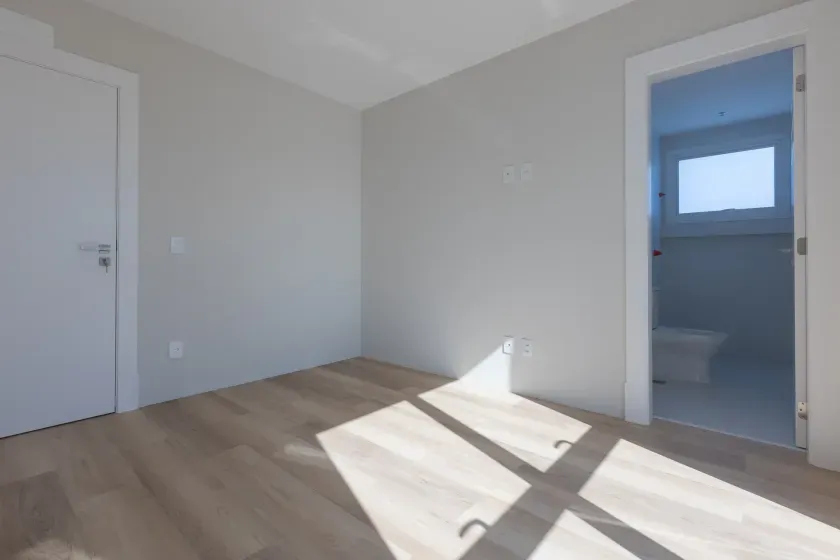 Apartamento vista mar e andar alto! Com 4 suítes e 3 vagas no Bairro Pioneiros em Balneário Camboriú — foto 21