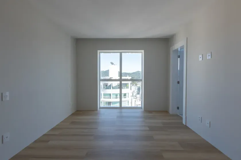 Apartamento vista mar e andar alto! Com 4 suítes e 3 vagas no Bairro Pioneiros em Balneário Camboriú — foto 11