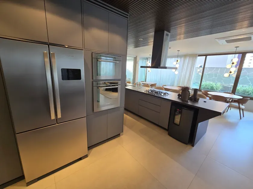 Apartamento novo alto padrão com 4 suítes e 4 vagas de garagem no Centro de Balneário Camboriú. — foto 25