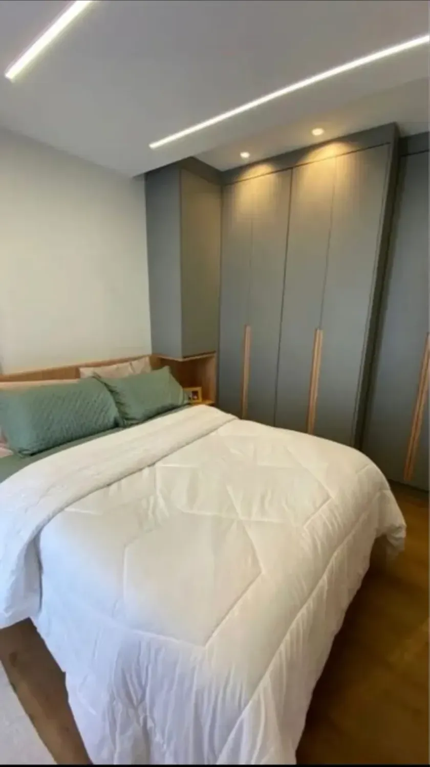 Apartamento com 2 dormitórios reformado e mobiliado com linda vista em Balneário Camboriú — foto 9