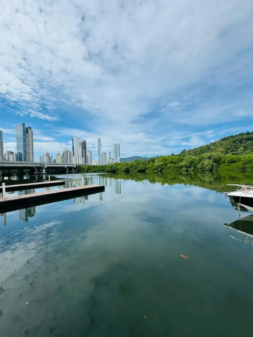 Apartamento com 2 dormitórios reformado e mobiliado com linda vista em Balneário Camboriú — foto 17