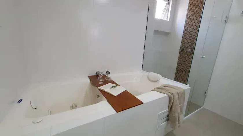 Apartamento finamente mobiliado com 3 suítes e 2 vagas de garagem no Centro  Balneário Camboriú — foto 14