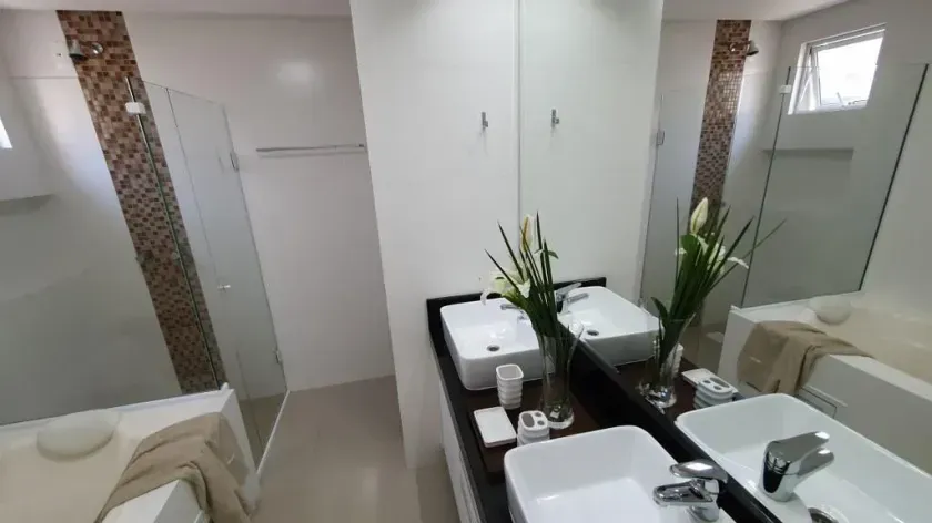 Apartamento finamente mobiliado com 3 suítes e 2 vagas de garagem no Centro  Balneário Camboriú — foto 13