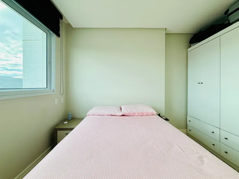 Apartamento mobiliado com 4 dormitórios sendo 2 suítes e 2 vagas de garagem em Balneário Camboriú — foto 8