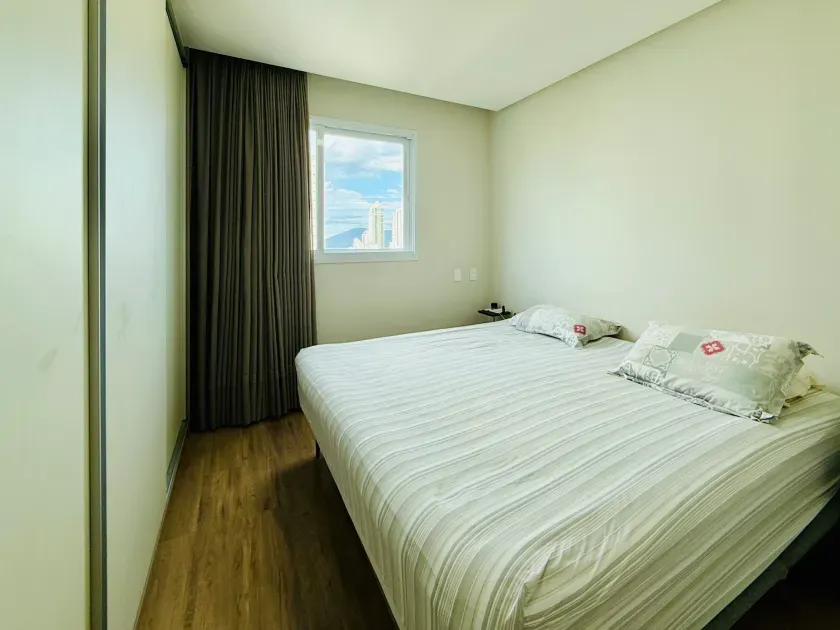 Apartamento mobiliado com 4 dormitórios sendo 2 suítes e 2 vagas de garagem em Balneário Camboriú — foto 7