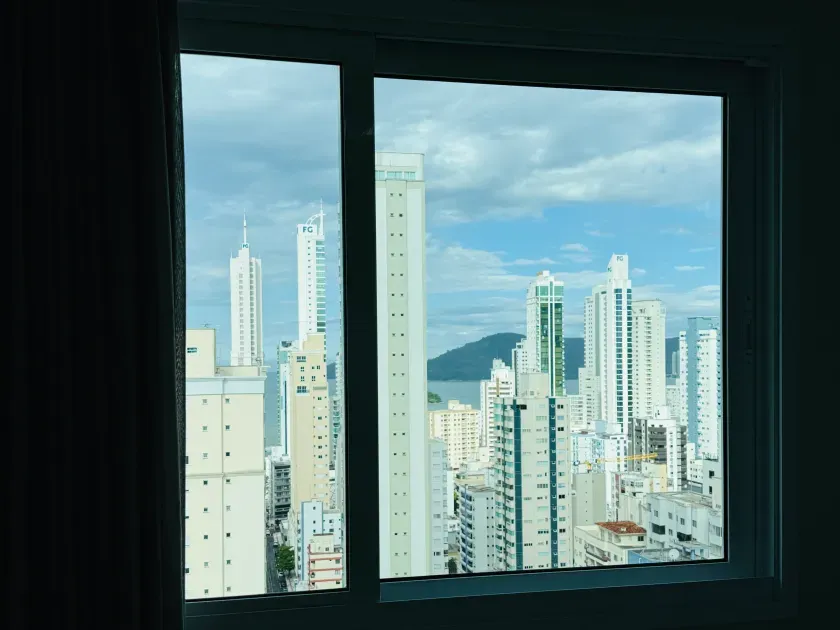 Apartamento mobiliado com 4 dormitórios sendo 2 suítes e 2 vagas de garagem em Balneário Camboriú — foto 20