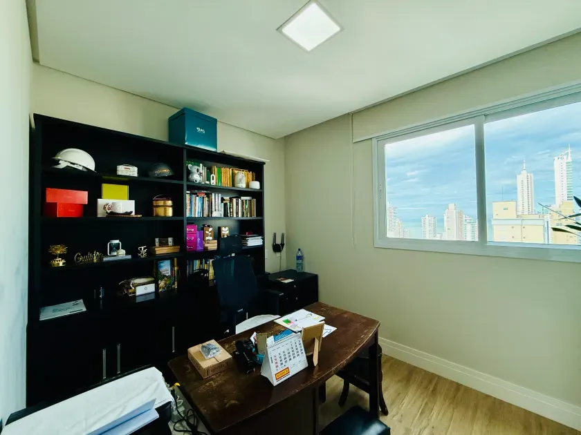 Apartamento mobiliado com 4 dormitórios sendo 2 suítes e 2 vagas de garagem em Balneário Camboriú — foto 17