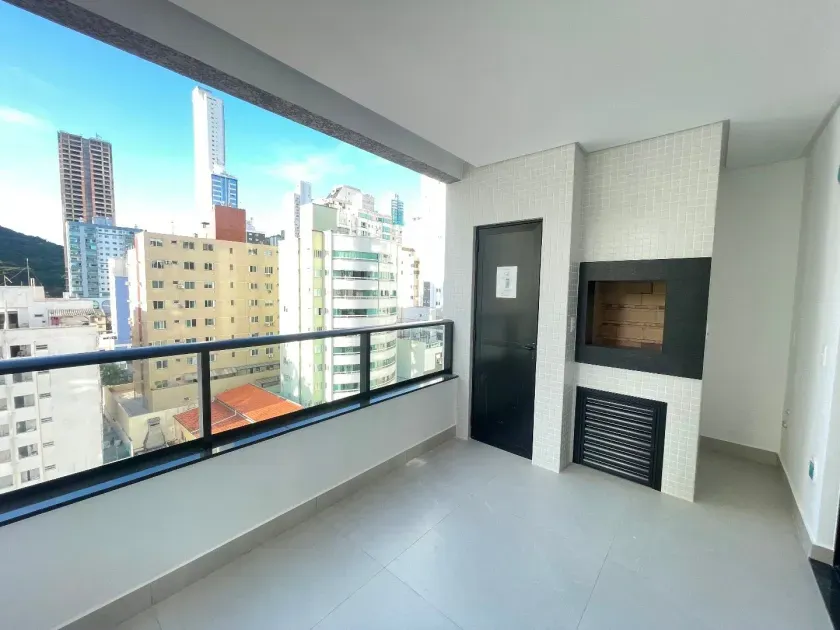 Apartamento com 3 suítes e 2 vagas de garagem - em Balneário Camboriú/SC — foto 2