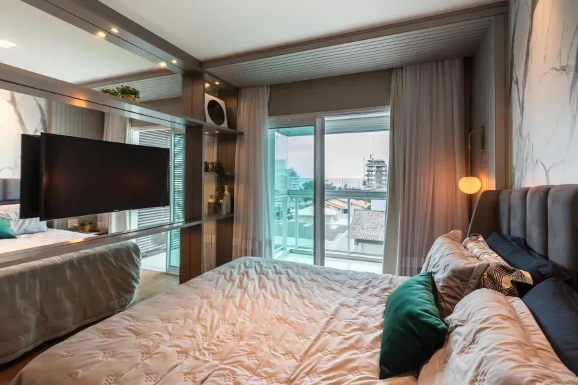 Apartamento mobiliado com 3 suítes e 3 vagas de garagem na Praia Brava em Itajaí — foto 3