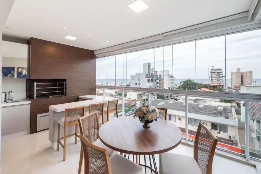 Apartamento mobiliado com 3 suítes e 3 vagas de garagem na Praia Brava em Itajaí — foto 7