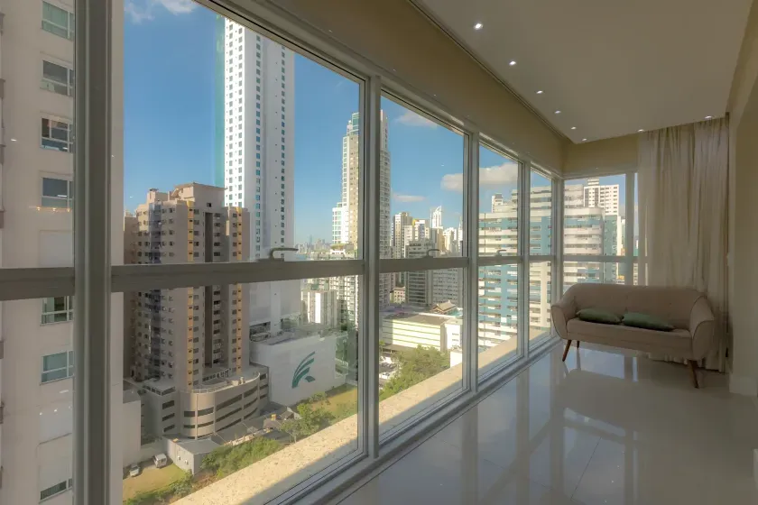 Apartamento Quadra Mar - Alto padrão, Finamente Mobiliado e Decorado em Balneário Camboriú