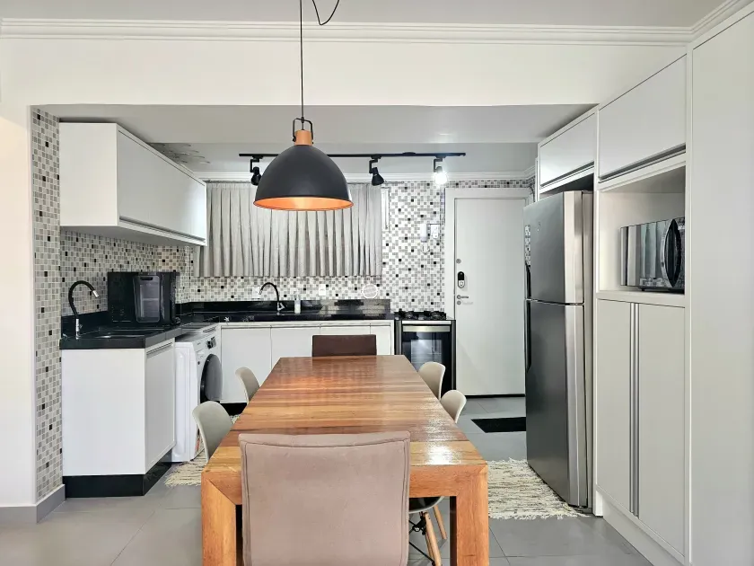 Apartamento mobiliado com 2 dormitórios e 1 vaga  na Avenida Atlântica em Balneário Camboriú — foto 6