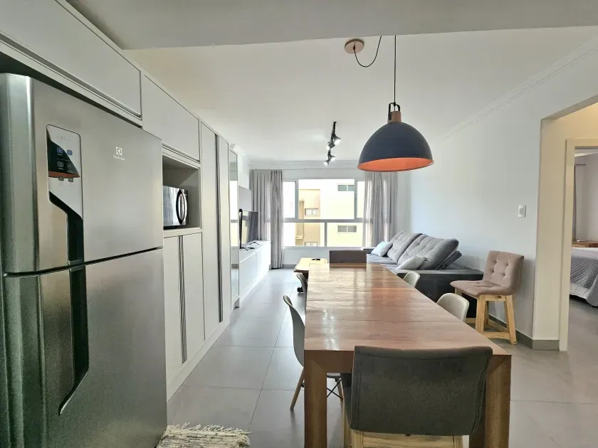 Apartamento mobiliado com 2 dormitórios e 1 vaga  na Avenida Atlântica em Balneário Camboriú — foto 7