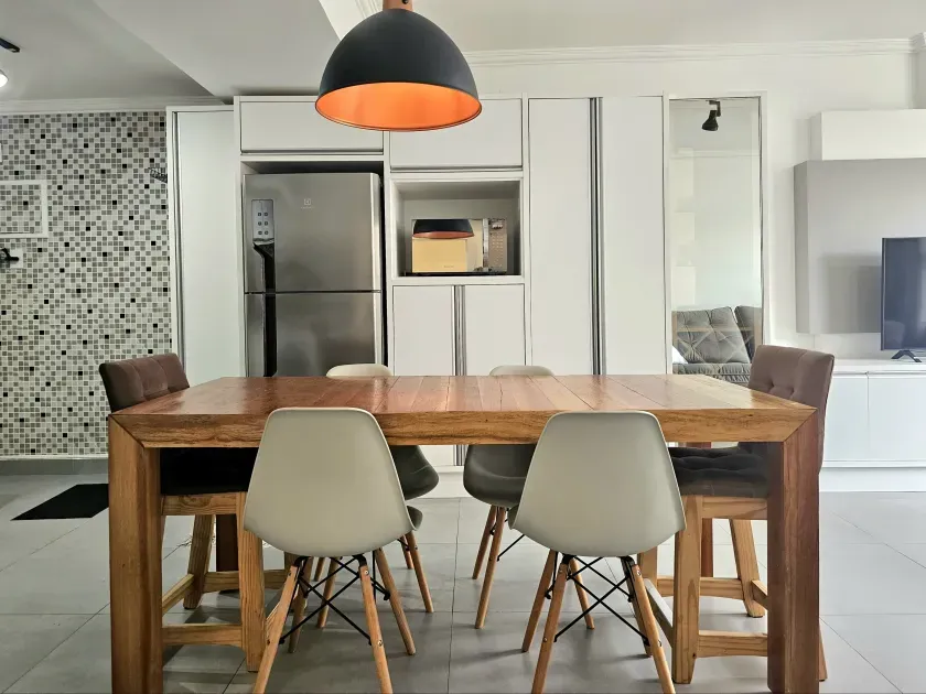 Apartamento mobiliado com 2 dormitórios e 1 vaga  na Avenida Atlântica em Balneário Camboriú — foto 8