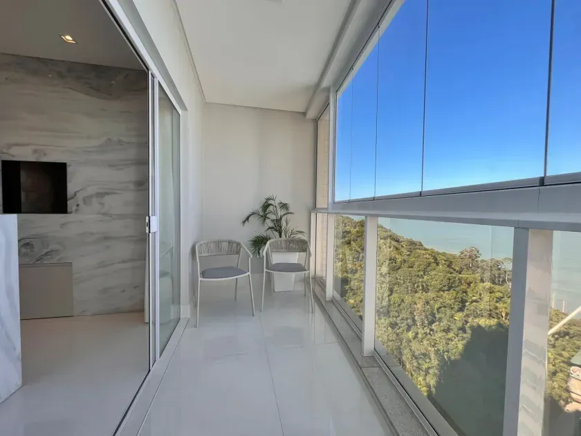 Apartamento na quadra do mar finamente mobiliado com 04 suítes e 04 vagas de garagem. — foto 5