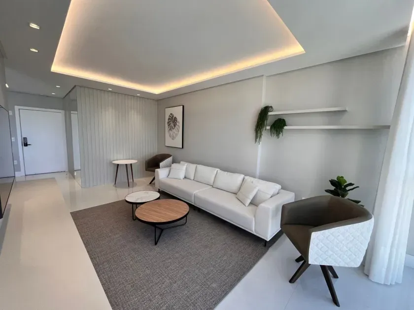 Apartamento na quadra do mar finamente mobiliado com 04 suítes e 04 vagas de garagem. — foto 6
