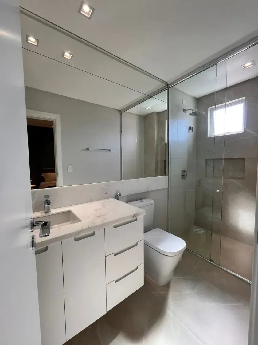Apartamento na quadra do mar finamente mobiliado com 04 suítes e 04 vagas de garagem. — foto 24