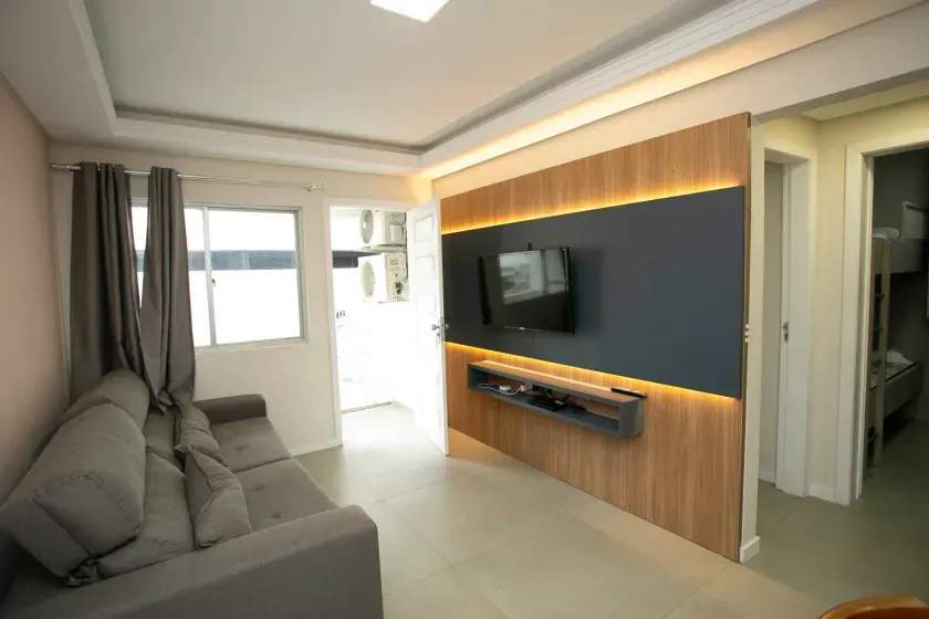 Apartamento com 2 dormitórios e 1 vaga no Centro de Balneário Camboriú/SC