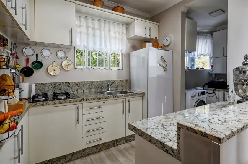 Apartamento mobiliado com 3 dormitórios sendo 1 suíte e 1 vaga em Balneário Camboriú/SC — foto 6