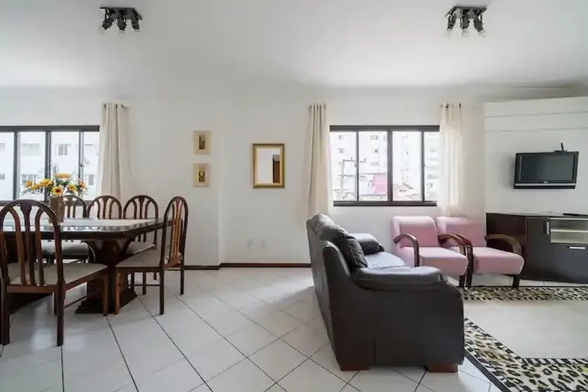 Apartamento com 4 dormitórios sendo 1 suíte e 2 vagas de garagem no Centro de Balneário Camboriú/SC — foto 5