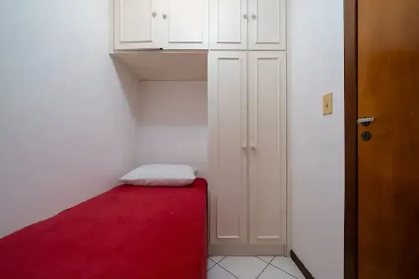 Apartamento com 4 dormitórios sendo 1 suíte e 2 vagas de garagem no Centro de Balneário Camboriú/SC — foto 12