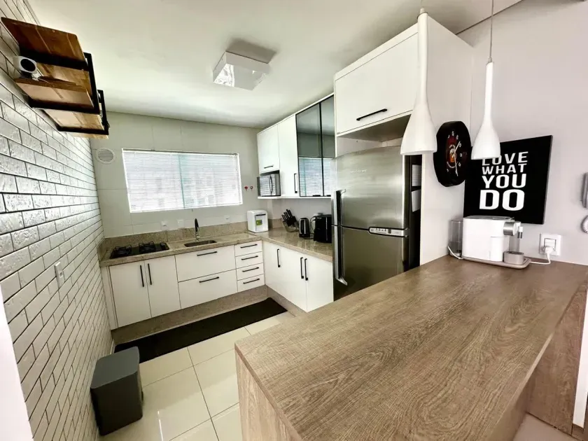Apartamento com 3 suítes sendo 2 demi  e 2 vagas de garagem -  Àrea Central de Balneário Camboriú/SC — foto 9