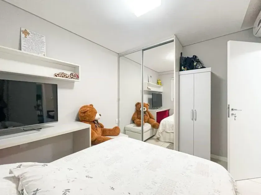 Apartamento com 3 suítes sendo 2 demi  e 2 vagas de garagem -  Àrea Central de Balneário Camboriú/SC — foto 16