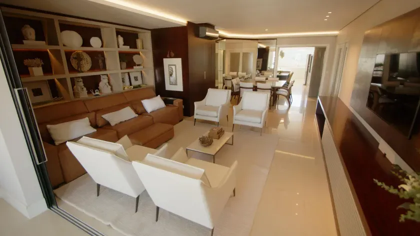 Apartamento mobiliado com 4 suítes e 3 vagas de garagem na Praia Brava em Itajaí/SC — foto 2