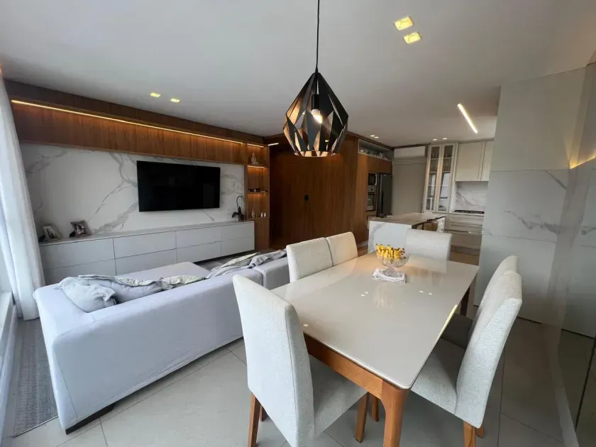 Apartamento com 3 suítes e 2 vagas de garagem Bairro Pioneiros em Balneário Camboriú/SC — foto 5