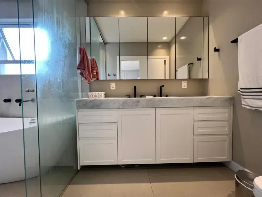 Apartamento com 3 suítes e 2 vagas de garagem Bairro Pioneiros em Balneário Camboriú/SC — foto 11