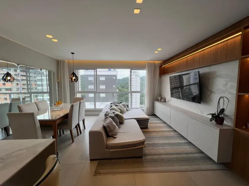 Apartamento com 3 suítes e 2 vagas de garagem Bairro Pioneiros em Balneário Camboriú/SC — foto 4