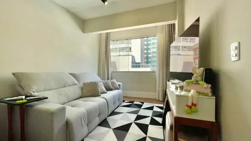Apartamento Totalmente Reformado no Centro de Balneário Camboriú