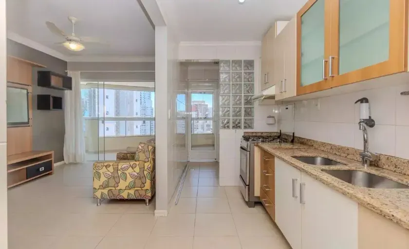Apartamento com 3 dormitórios sendo 1 suíte e 2 vagas em Balneário Camboriú/SC — foto 4