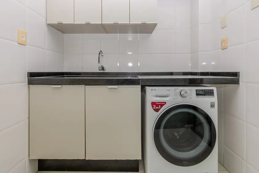 Apartamento mobiliado de 3 suítes sendo 2 demi e 2 vagas de garagem no Centro de Balneário Camboriú — foto 14