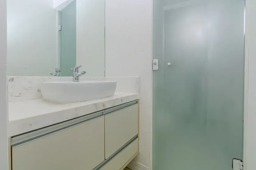 Apartamento mobiliado de 3 suítes sendo 2 demi e 2 vagas de garagem no Centro de Balneário Camboriú — foto 17
