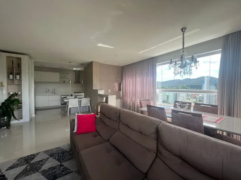 Apartamento com 2 suítes e 2 vagas de garagem no Bairro Pioneiros em Balneário Camboriú/SC — foto 5